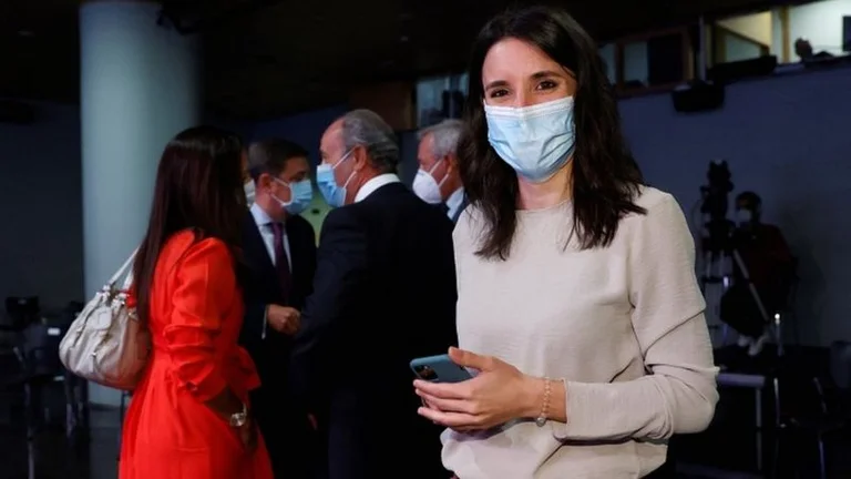 The government of Spain tried to change the abortion law: Young girls do not need parental approval