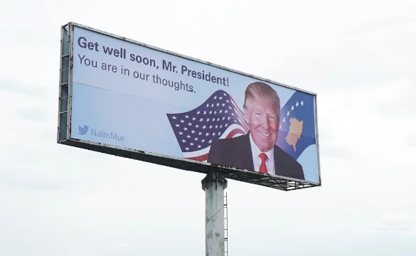 Le Kosovo qui les a félicités avec la guérison du panneau d'affichage géant Trump: Je l'ai fait pour le peuple le plus pro-américain du monde, les Albanais