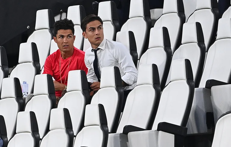 Ronaldo, Dybala dhe disa futbollistë të Juventusit nuk respektojnë izolimin: Ja çka i pret lojtarët