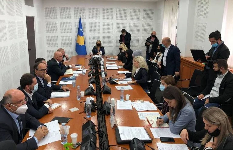 Hoti nuk raporton para Komisionit Parlamentar për të pagjeturit