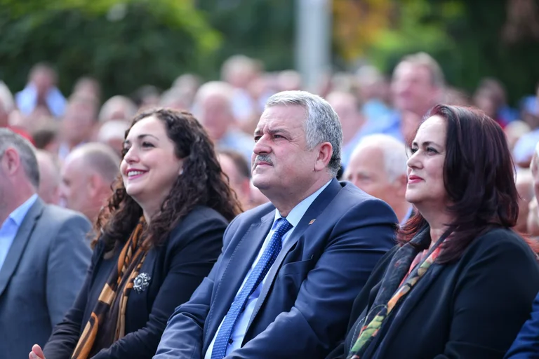 Veliu reagon pas deklaratës së Vjosa Osmanit: Nuk ia vlen të merrem me të, po flet të pavërteta