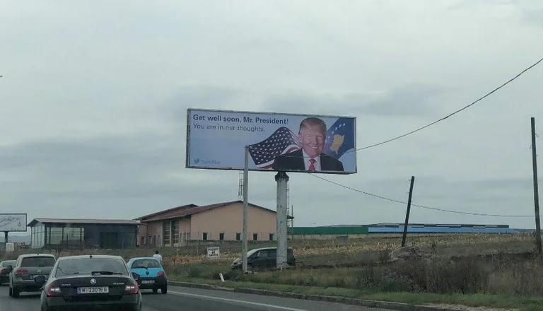 Kosovarët në mbështetje të Trump pas infektimit me koronavirus: Shërim të shpejt