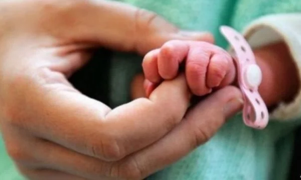 Viti i pandemisë, në 2020 lindën më së shumti fëmijë në Kosovë