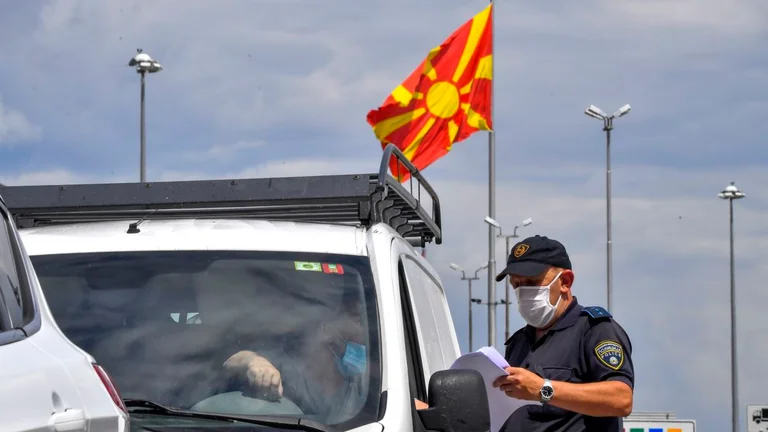 Maqedonia e Veriut vendos sot nëse do t’i hap kufijtë për Kosovën, pa test PCR