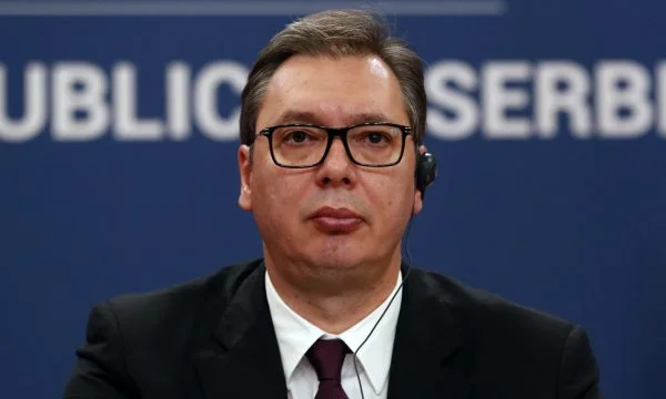 Vuçiq: Shqiptarët po mashtrohen, nuk do t’i japim Kosovës atë që duan