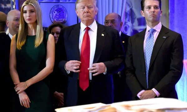 Kush janë personat në rrethin e ngushtë të Trumpit që kanë rezultuar pozitivë