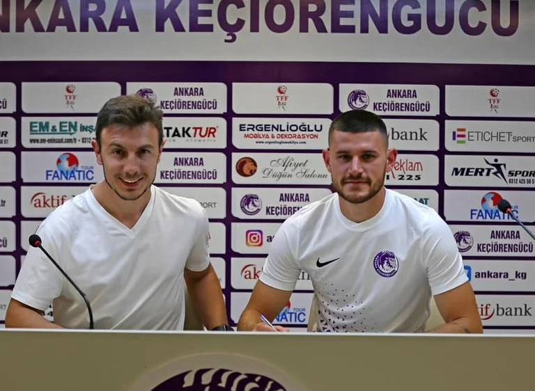 Arb Manaj prezantohet te skuadra turke