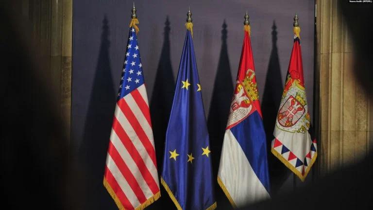 Marrëveshja e Uashingtonit lëkund strategjinë e ‘katër shtyllave’ të diplomacisë serbe