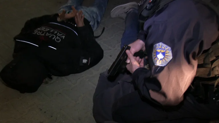 Lajm i mirë për pronarët e marketeve, policia arreston hajnin që kreu disa vjedhje në Prishtinë
