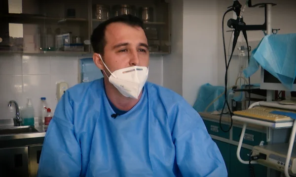 Doktori Shpetim Thaçi rrëfen një rast të dhimbshëm: Babai 83 vjeç shpëtoi, i biri i tij 42 vjeçar vdiq nga koronavirusi