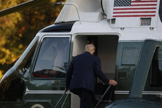 Dalin fotot: Momenti kur Trump hyn në helikopter për t’u dërguar në spital