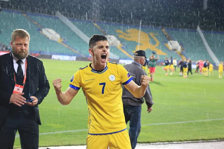 Zbulohet arsyeja pse do të mungojë Milot Rashica kundër Maqedonisë së Veriut