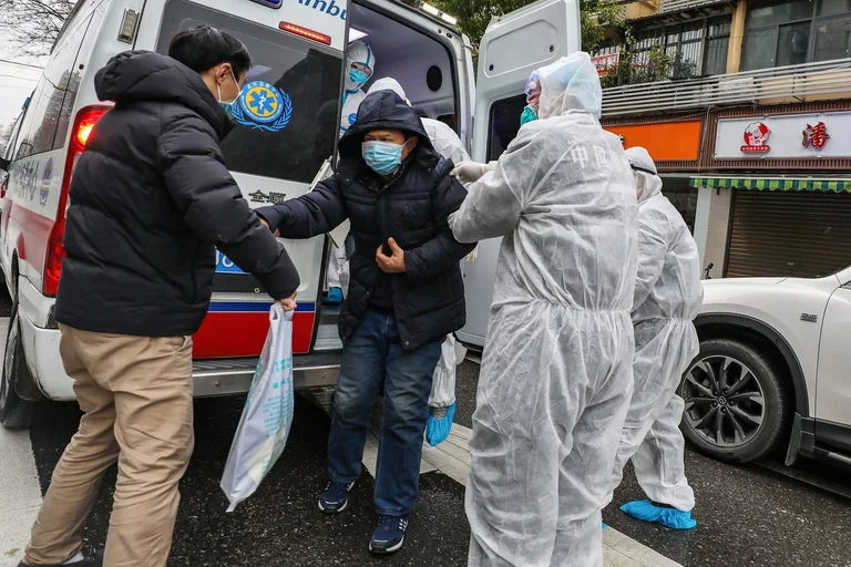 10 raste të reja me COVID-19 në Kinë