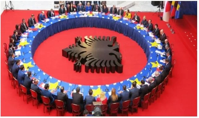 Para mbledhjes së dy qeverive kërkohet heqja e barrierave tregtare në mes të Kosovës dhe Shqipërisë