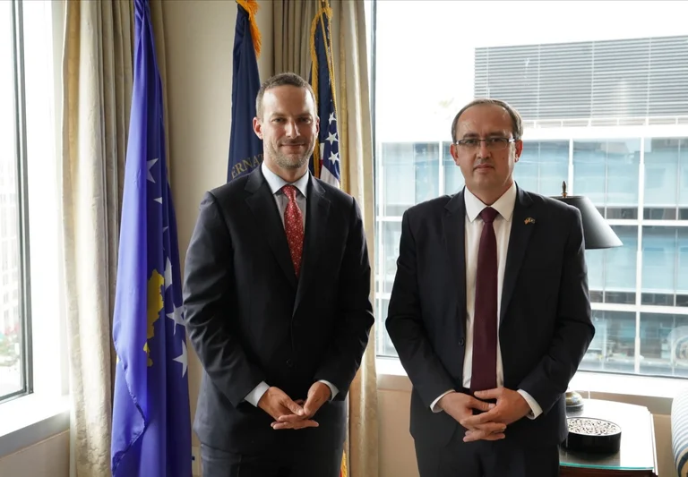 DFC-ja amerikane njofton popullin amerikan pas vizitës në Kosovë: “Do ta rrisim zhvillimin ekonomik”
