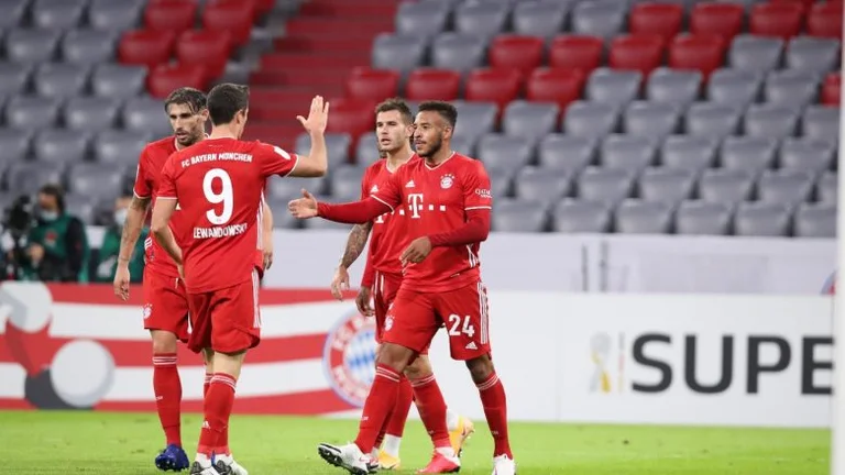 Bayern Munichu migliori sconfitte Borussia Dortmund in Superkupa, Germania