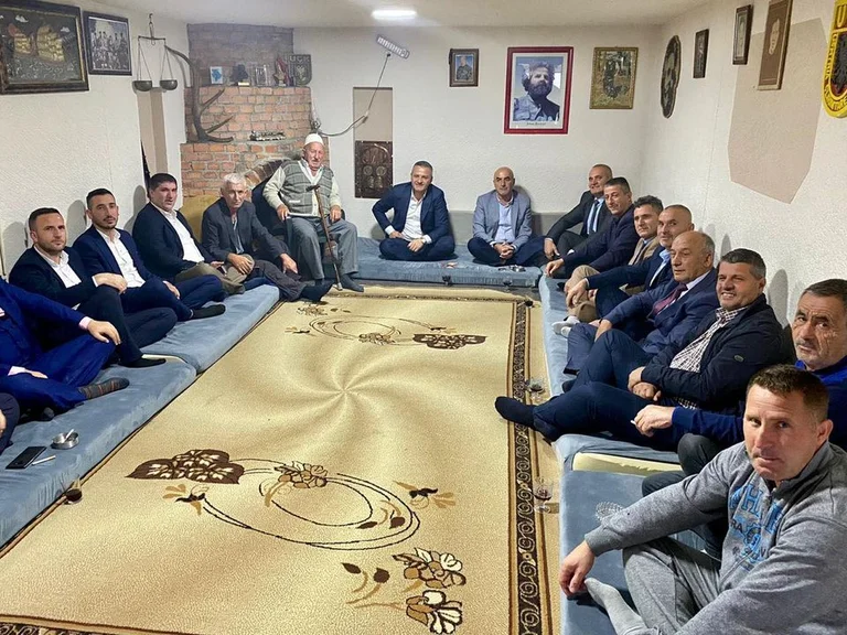Yasar visits Hysni Gucati's family: We believe in your innocence and the fair fight of the KLA