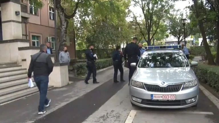 Ein Mann stirbt in der alten Gemeinde Pristina. Polizei startet sofort Ermittlungen
