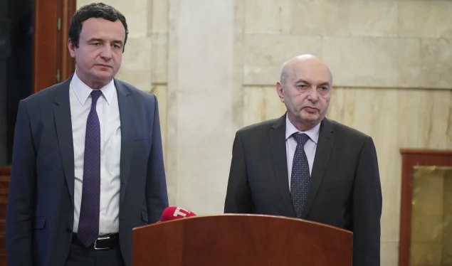 Mustafa: Kurti po ndikohet nga disa kokëkrisur, deputetët e vendosin fatin e tij