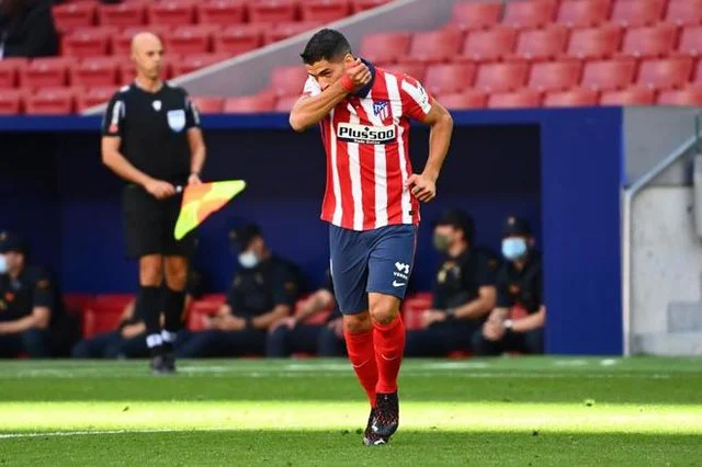 Barcelone comprend ce qui est perdu, Suarez débutantton avec deux buts de 1 aide avec Atletico Madrid