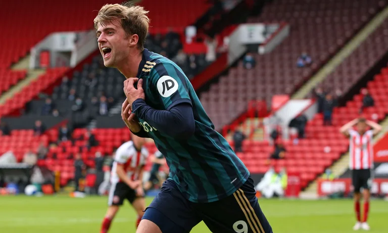Leeds continue le miracle à Premier League, gagne comme invité à Sheffield