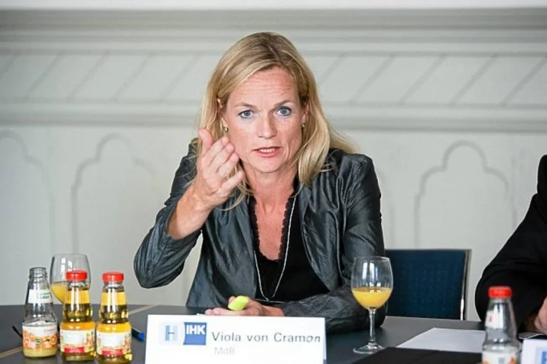Violet Von Cramoni wird an die Ernennung des Trump-Sees geglaubt: Ist es der 1. April?