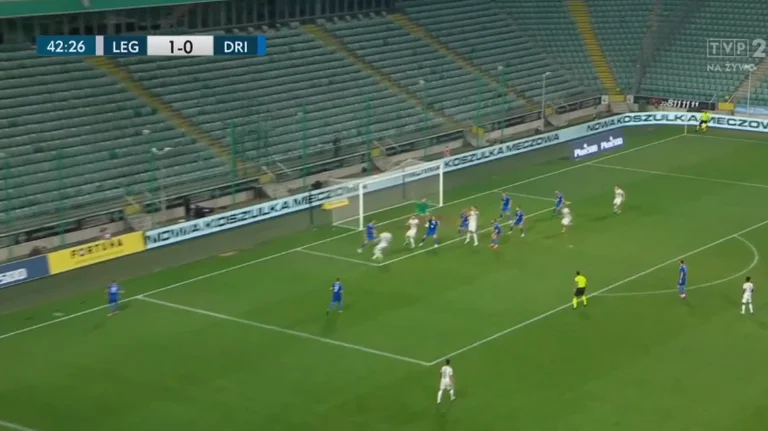 Disappointing about light, you get the second goal from Legia again from playing in the air.