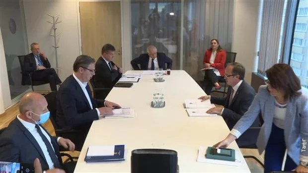 Borell për takimin Hoti-Vuçiq: S’ishin diskutime të lehta