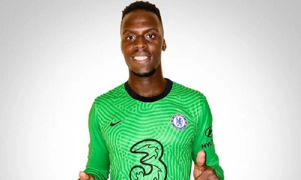 Oficial: Chelsea compra el portero Senegalez de Rennes