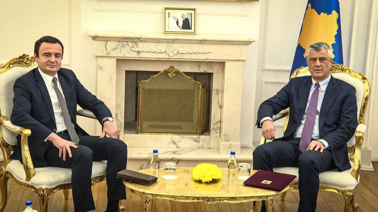 Kurti afferma che Thaci ha chiesto al 13 marzo di dividere l'economia del Kosovo