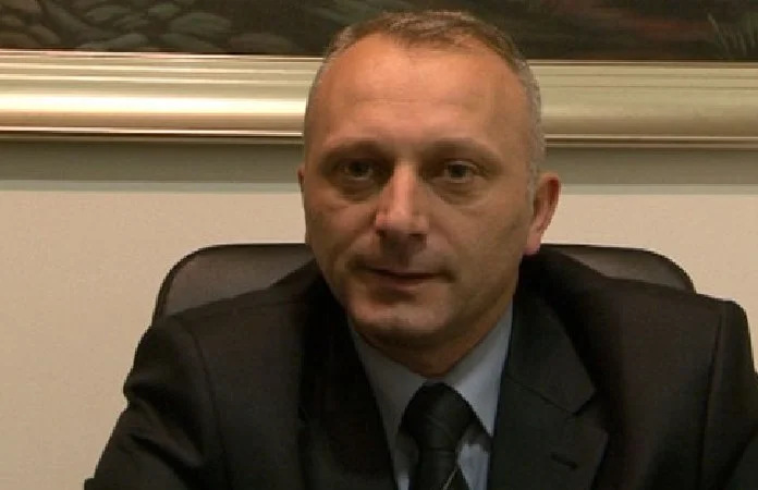Charge: If the evidence is stemming from the special, the chief prosecutor should resign