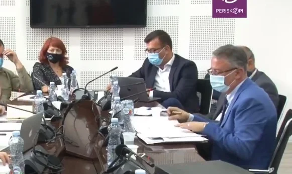 La muerte de Agon Musliu en cuarentena: el ex director del centro habla a la comisión de investigación