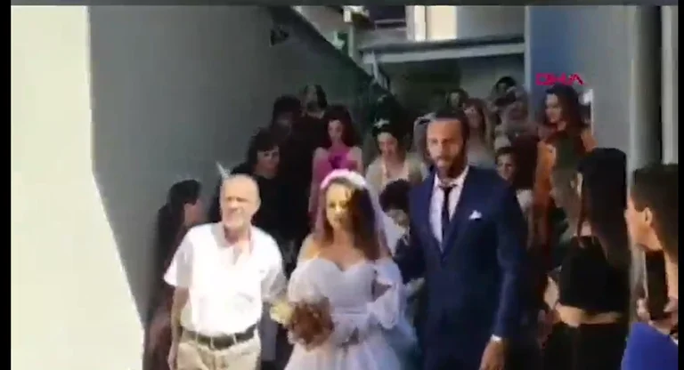 The positive coronavirus mouríki recently attended her sister's wedding in Prizren