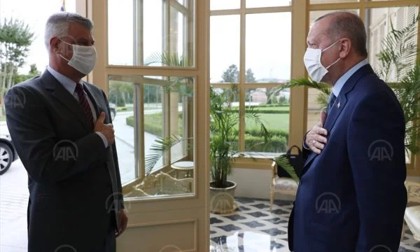 Pas qortimeve që i bëri Kosovës, Erdogan pret në drekë në Stamboll presidentin Thaçi