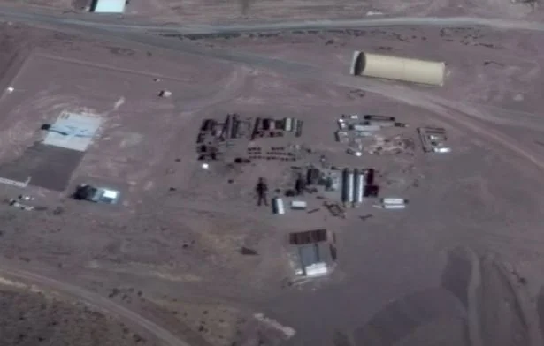 Një teoricient pohon që ka zbuluar robot në Area 51