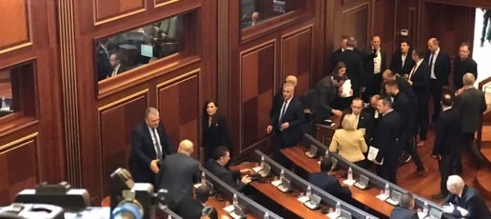 Agim Veliu i përgjigjet Rexhep Selimit: M’ka shkarku, por jeni shkarku të gjithë
