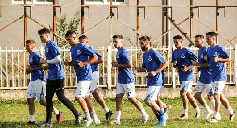 Llapi huazon pesë futbollist