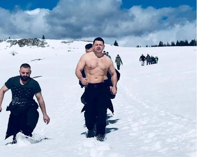 Bekë Berisha tregon se si lahej në dri në temperatura minus: E bëja për ta thy rekordin