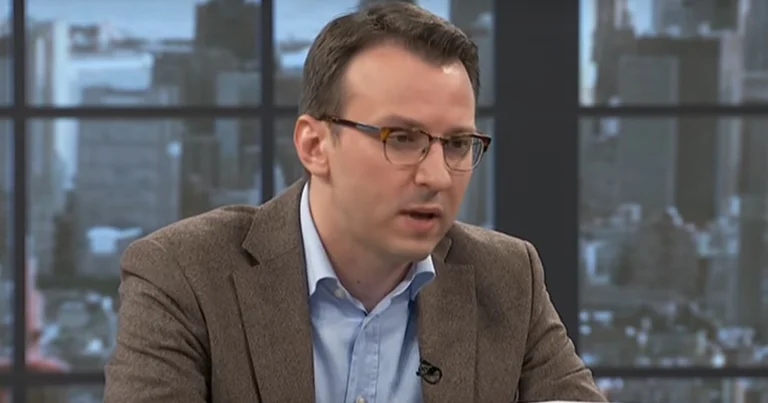 Danas: Petkoviq zëvendëson Gjuriqin në Zyrën për Kosovën?