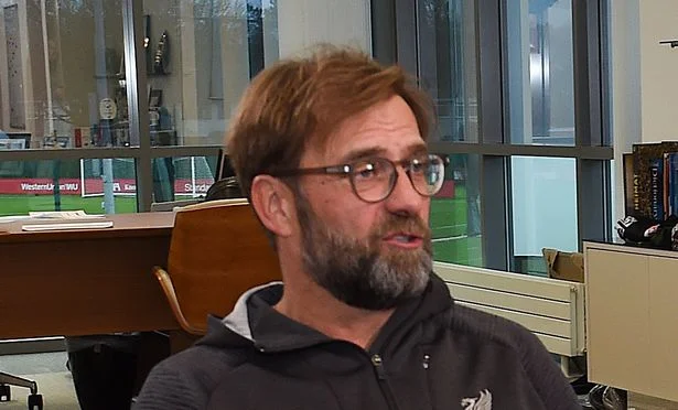Klopp nervozohet me gazetarin: Pse nuk ia bëni Guardiolas këtë pyetje?