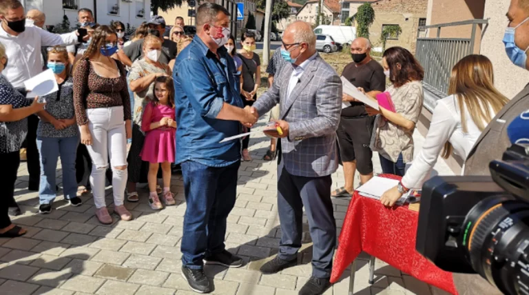 Komuna e Beogradit gëzon 20 familje të serbëve të Kosovës me shtëpi në Mitrovicë Veriore