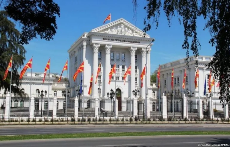 Shkup: Shqiptarët me tetë zëvendësministra në qeverinë e re