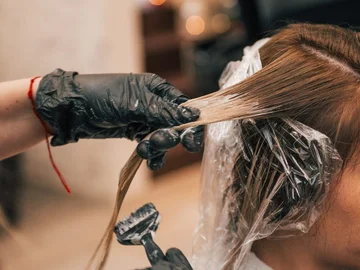 Before painting your hair, read this article