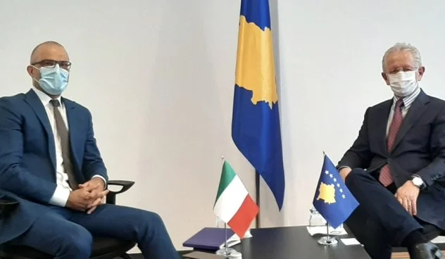 Ambasadori i Italisë takohet me Hysenin, flasin për liberalizimin e vizave