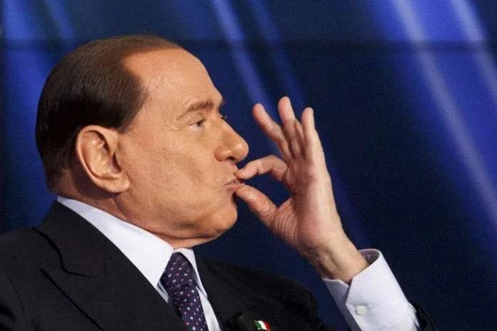 Berlusconi récupère de COVID-19