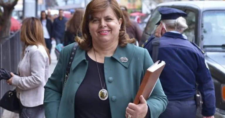 Well-known lawyer: Four policemen against a citizen, no physical violence