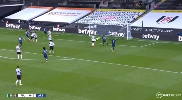 Arsenal n'arrête pas la cruauté de Fulham, une autre aide fantastique de Willian Superglo de Aubamyang