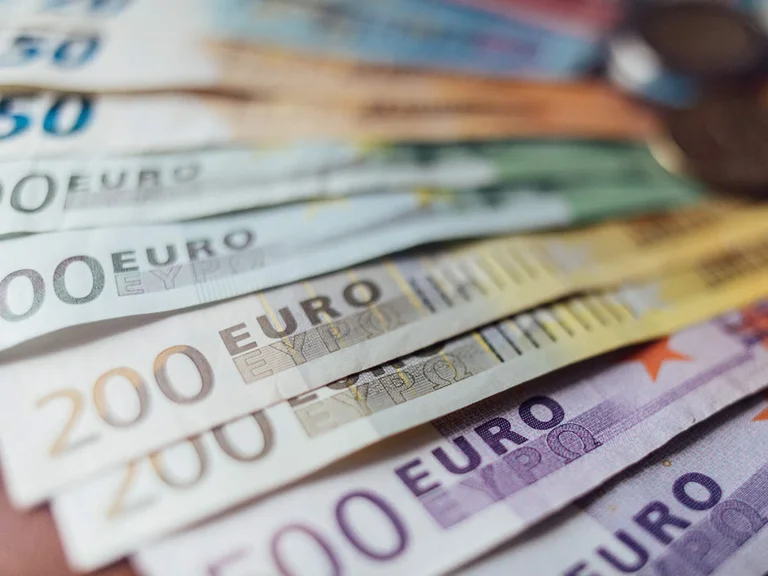 Le Kosovo perd des millions d'euros en monnaie serbe