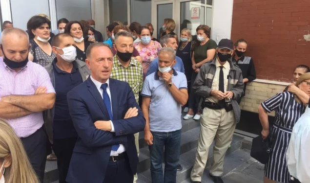 Medical workers in hospitals warn job boycott