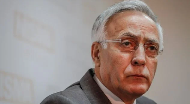 Jakup Krasniqi del pozitiv me koronavirus